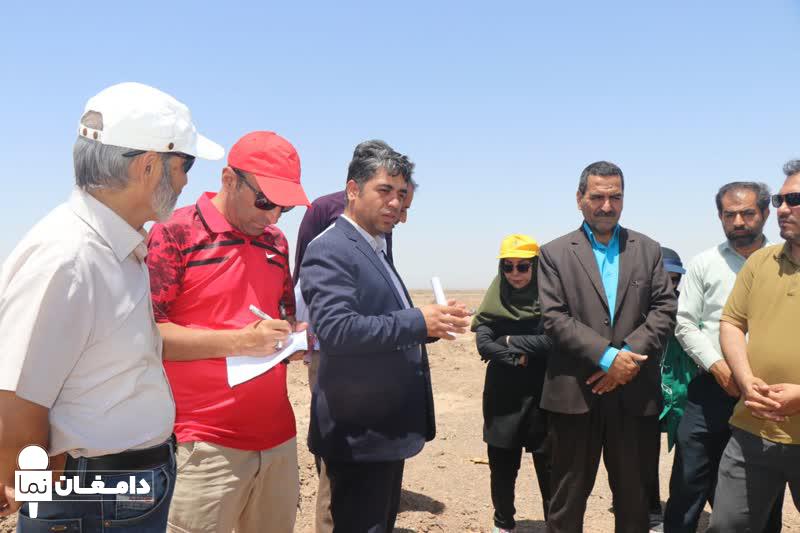 انتظار بی صبرانه اهالی روستای “کوه زر” دامغان برای فرا رسیدن هفته دولت و رسیدن آب شرب